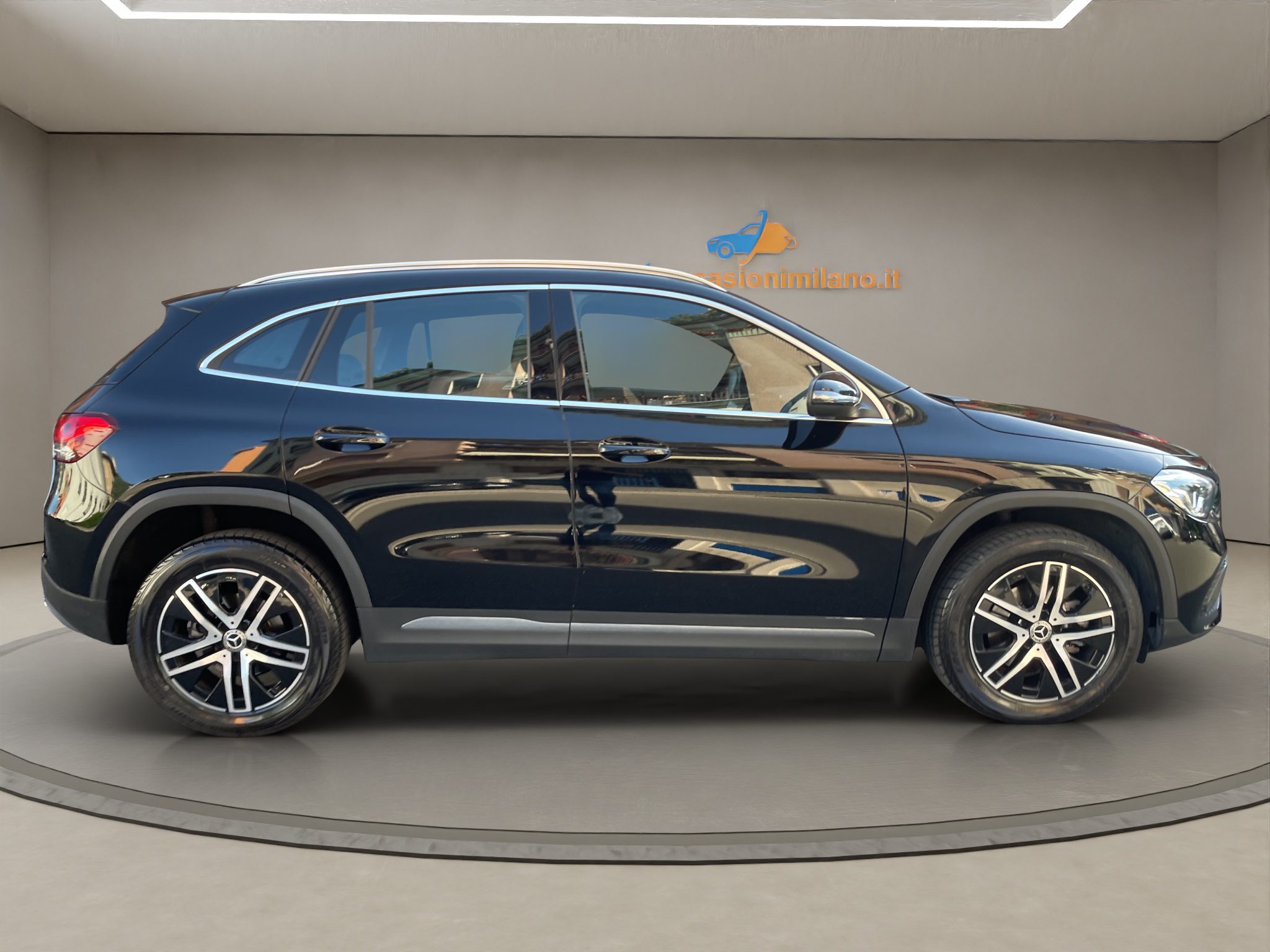MERCEDESGLA_08_converted